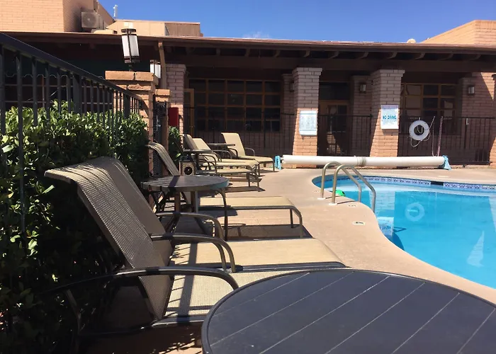 Clarion Inn 4*