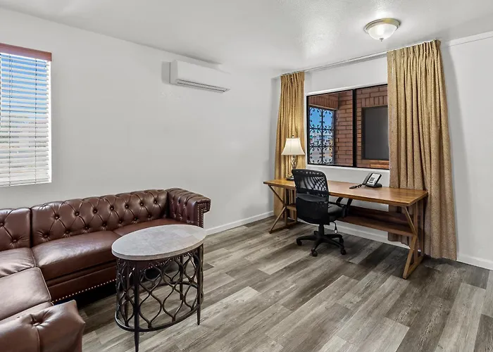 Inn Clarion 4*
