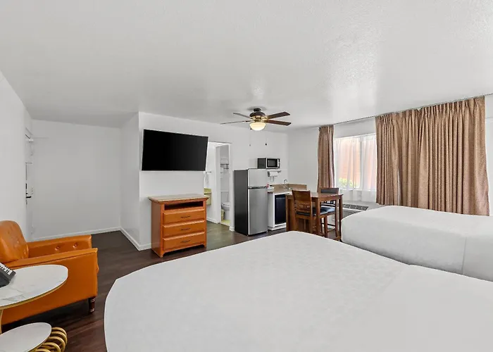 Clarion Inn 4*